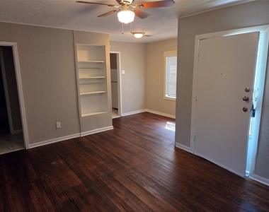 505 Peggy Street - Photo Thumbnail 7