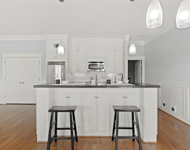 2802 Morrison Street - Photo Thumbnail 7