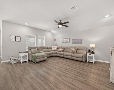 12707 Gabrial Drive - Photo Thumbnail 5