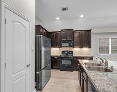 1510 Bella Garden Court - Photo Thumbnail 4