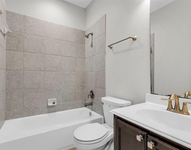 1510 Bella Garden Court - Photo Thumbnail 16