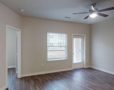 3530 West 12th Street - Photo Thumbnail 8
