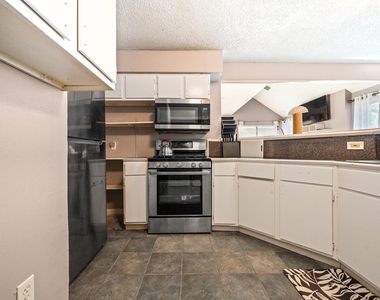 8629 Kinghaven Street - Photo Thumbnail 17