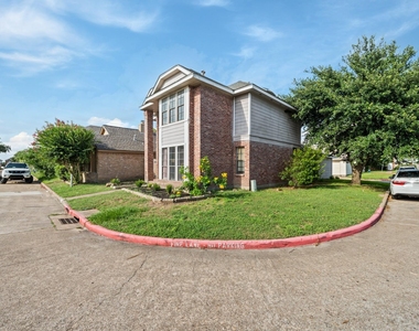 8629 Kinghaven Street - Photo Thumbnail 2