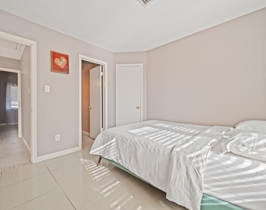 8629 Kinghaven Street - Photo Thumbnail 24