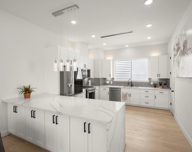 3022 Holman Street - Photo Thumbnail 14