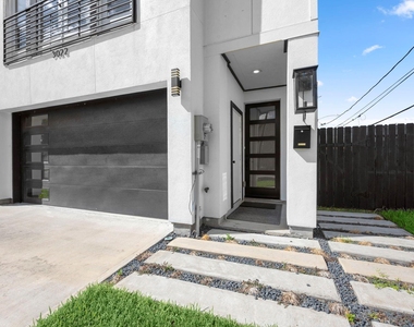 3022 Holman Street - Photo Thumbnail 2