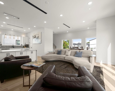 3022 Holman Street - Photo Thumbnail 12