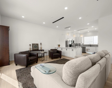 3022 Holman Street - Photo Thumbnail 13