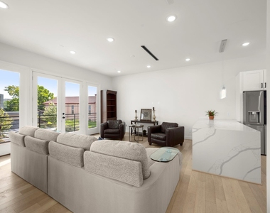 3022 Holman Street - Photo Thumbnail 9