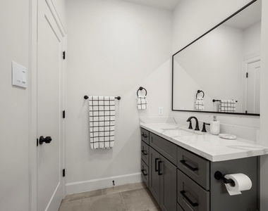 3022 Holman Street - Photo Thumbnail 7