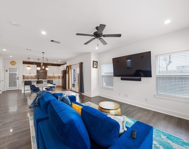 209 Blueberry Street - Photo Thumbnail 6