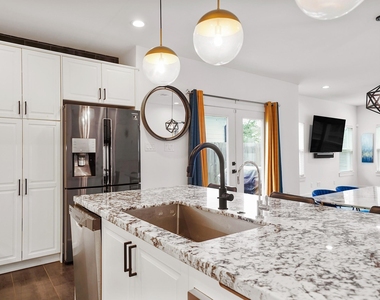 209 Blueberry Street - Photo Thumbnail 13