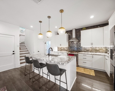209 Blueberry Street - Photo Thumbnail 10
