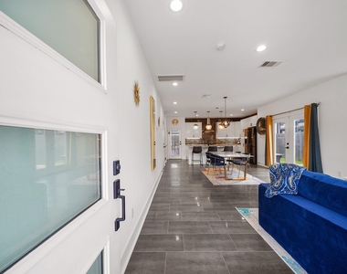 209 Blueberry Street - Photo Thumbnail 2