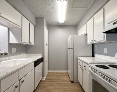 260 El Dorado Boulevard - Photo Thumbnail 9
