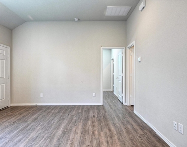11416 Underwood Street - Photo Thumbnail 10