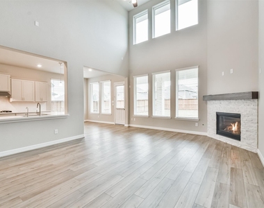 8211 Chartres Wind Drive - Photo Thumbnail 5