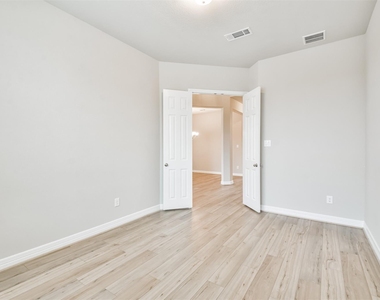 8211 Chartres Wind Drive - Photo Thumbnail 15
