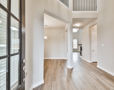 8211 Chartres Wind Drive - Photo Thumbnail 2