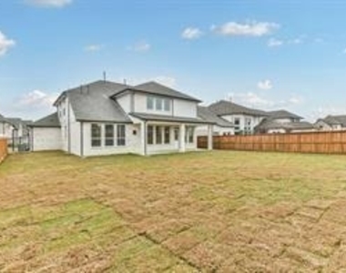 8211 Chartres Wind Drive - Photo Thumbnail 32
