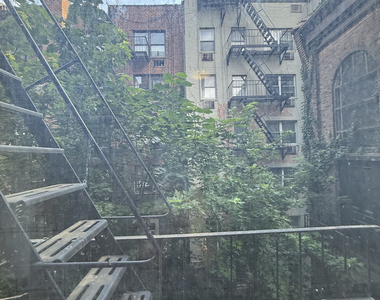 333 East 84th Street - Photo Thumbnail 6