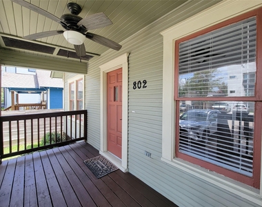 802 E 39th - Photo Thumbnail 5