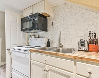 2914 Avenue K - Photo Thumbnail 9