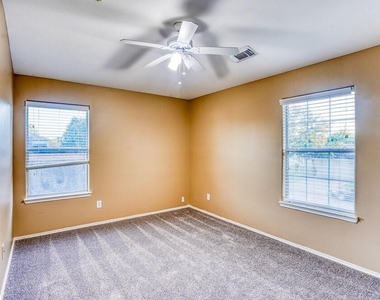 8223 Wainwright Way - Photo Thumbnail 12