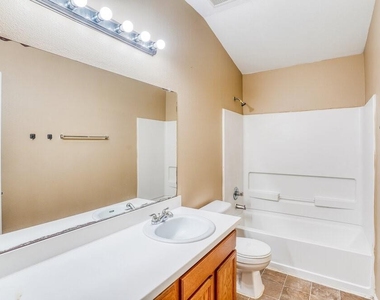 8223 Wainwright Way - Photo Thumbnail 13