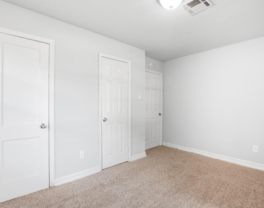 5326 Doulton Drive - Photo Thumbnail 7