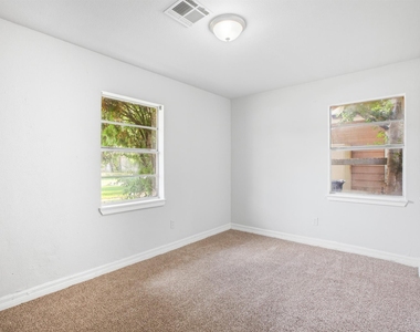 5326 Doulton Drive - Photo Thumbnail 6