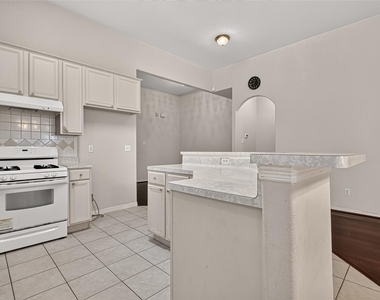 8503 Raybluff Lane - Photo Thumbnail 18