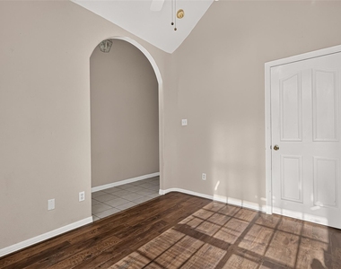 8503 Raybluff Lane - Photo Thumbnail 7