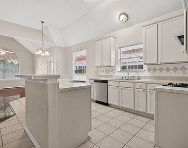 8503 Raybluff Lane - Photo Thumbnail 14