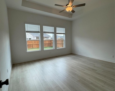 7129 Carriage Light Drive - Photo Thumbnail 25