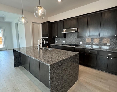 7129 Carriage Light Drive - Photo Thumbnail 16