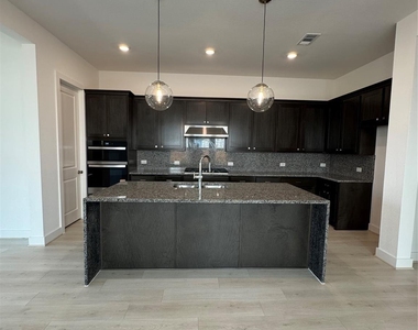 7129 Carriage Light Drive - Photo Thumbnail 19