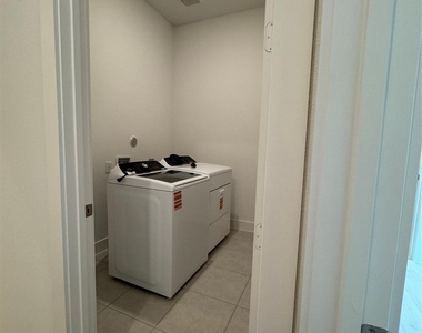 7129 Carriage Light Drive - Photo Thumbnail 14