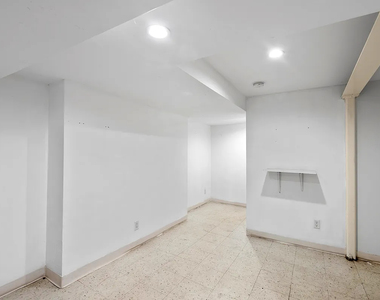 291 Wyckoff Avenue - Photo Thumbnail 10