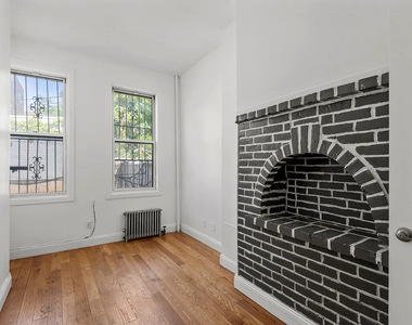 291 Wyckoff Avenue - Photo Thumbnail 2