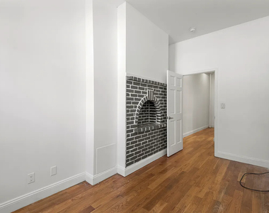 291 Wyckoff Avenue - Photo Thumbnail 5