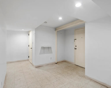 291 Wyckoff Avenue - Photo Thumbnail 9