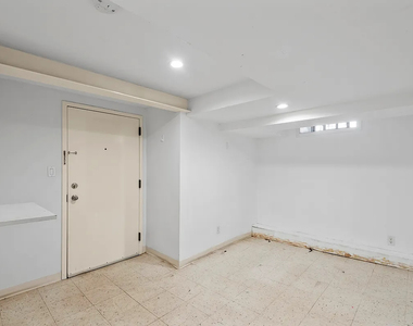 291 Wyckoff Avenue - Photo Thumbnail 8