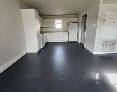 4710 Pelican Street - Photo Thumbnail 3