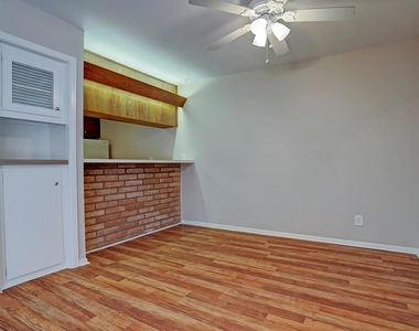 229 Westmoreland Street - Photo Thumbnail 2
