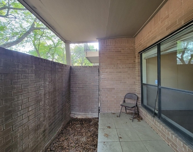 10811 Richmond Avenue - Photo Thumbnail 25