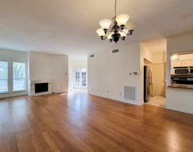 10811 Richmond Avenue - Photo Thumbnail 10