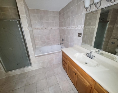 10811 Richmond Avenue - Photo Thumbnail 20