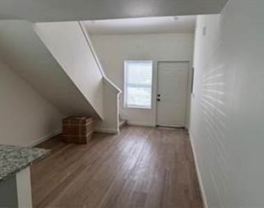 905 74th Street - Photo Thumbnail 2